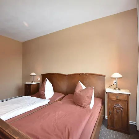 Betty Bei Heiligendamm Mit Garten Hinter Bollhagen