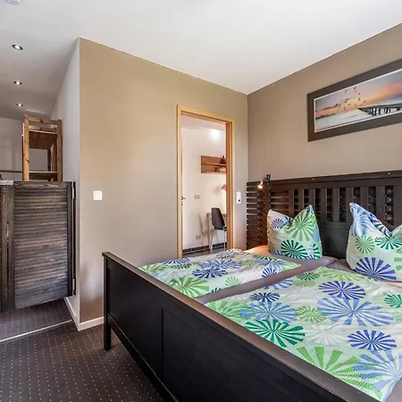 Betty Bei Heiligendamm Mit Garten Hinter Bollhagen